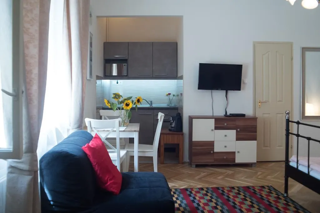 בודפשט Friendly Home In The Center 0*,  הונגריה